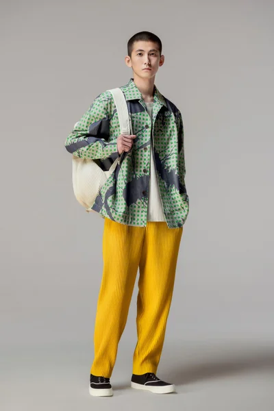 Look 16